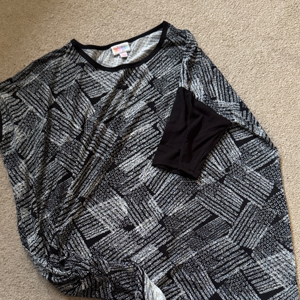LuLaRoe Black and White Patterned Top